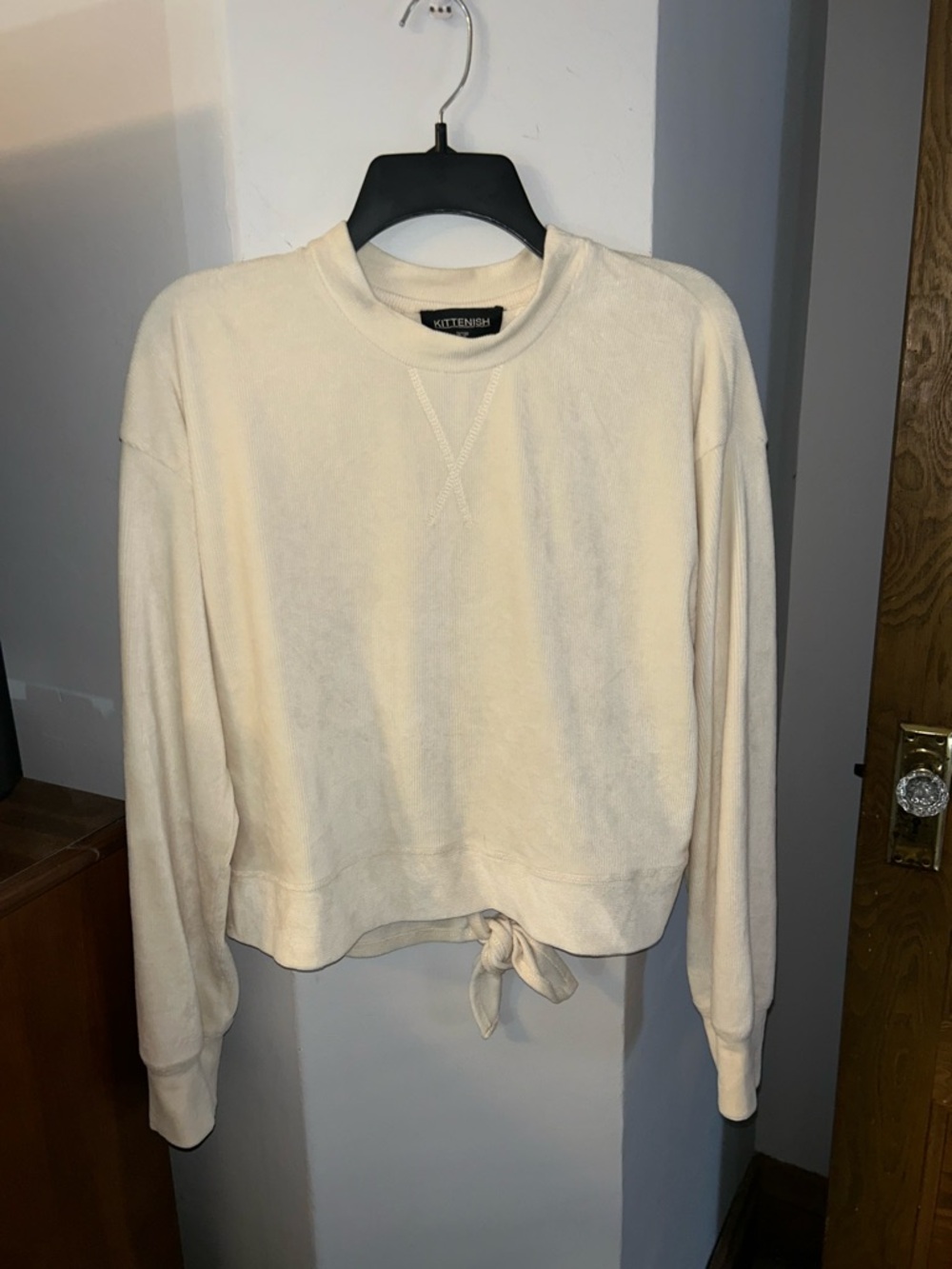 KITTENISH Cream Ribbed Crewneck Sweatshirt